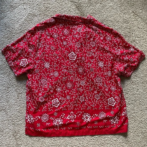 VTG ~ 1990s ~ Erika & Co ~ Red Floral Button Down Shirt ~ Bandana Print ~ Size L - Picture 5 of 5